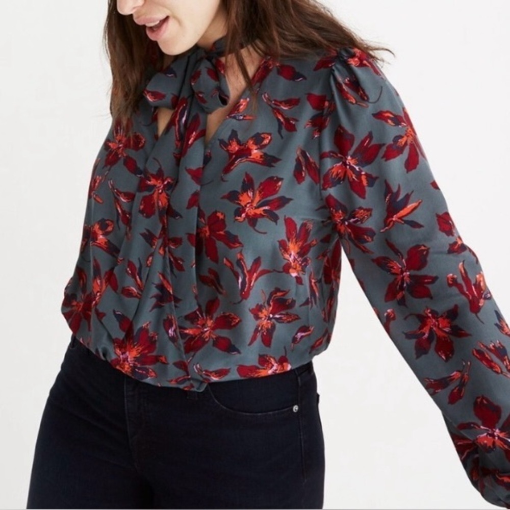 Madewell Women’s Size XS  Silk Tie Neck Wrap Top in Winter Orchid Multi Green